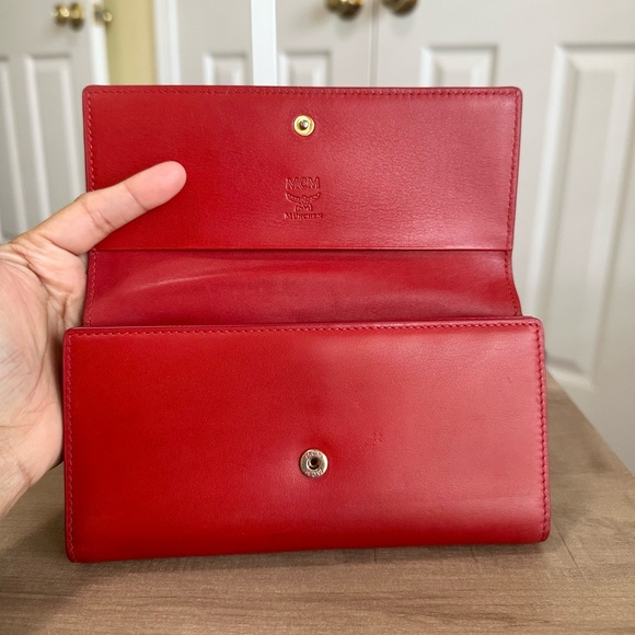 MCM Burnt Orange (Red Tone) Leather Trifold Large Wallet in Very Good Condition - Picture 7 of 9